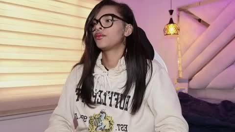 Mia online show from 04/15/26, 05:20