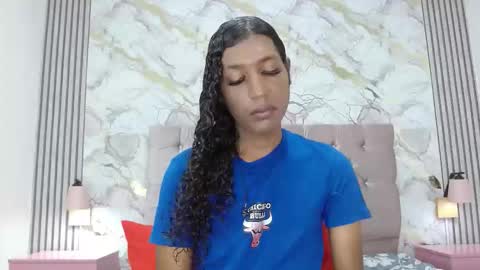 Mia Hiills online show from 05/30/26, 04:48