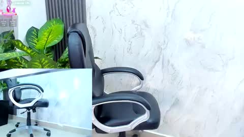 Mia.... Nice to meet you  thumb up me please its important online show from 10/15/25, 07:58