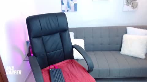 Mia online show from 09/14/25, 03:05