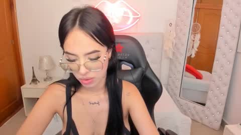    online show from 02/12/25, 03:49