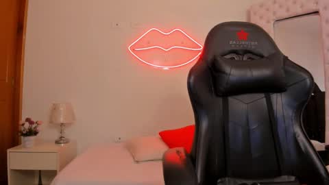    online show from 03/04/25, 01:38