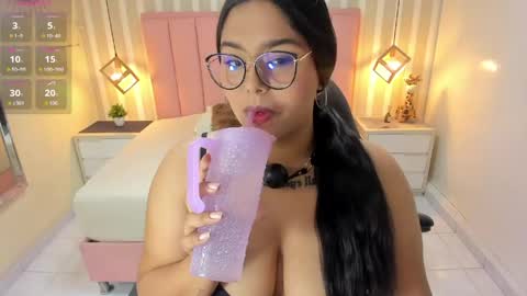 Naomi online show from 04/17/26, 12:19
