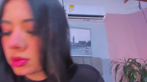 Mia online show from 12/20/25, 10:17