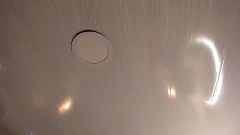 Mia online show from 04/04/26, 08:17