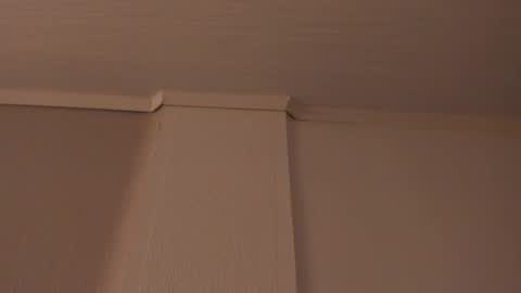 Mia online show from 04/12/26, 01:21