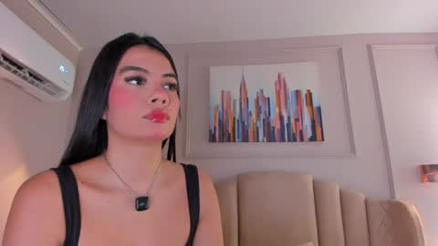 Snapshot of mia_kisses2 chatting on 05/17/26, 05:05 Mia online show from 05/17/26, 05:05
