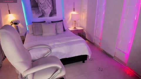 Mia Lane online show from 05/12/26, 08:06