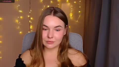 mia_lemm online show from 09/26/25, 07:56