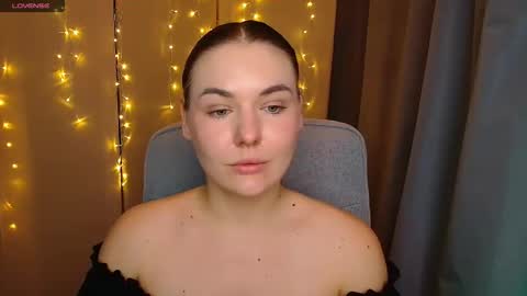 mia_lemm online show from 10/07/25, 10:12