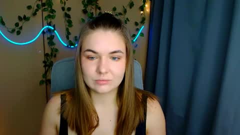 mia_lemm online show from 02/24/26, 07:50