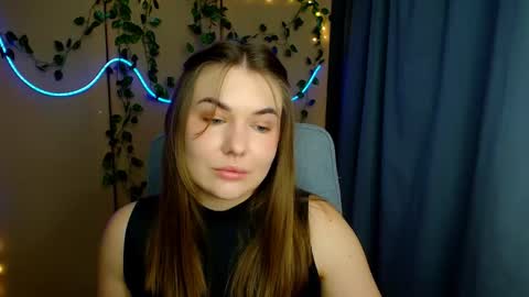 mia_lemm online show from 02/25/26, 08:02