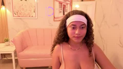 Snapshot of mia_love_a chatting on 04/10/26, 08:35 mia love a online show from 04/10/26, 08:35