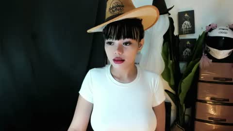 Snapshot of mia_lover9 chatting on 06/12/26, 03:11 M I A online show from 06/12/26, 03:11