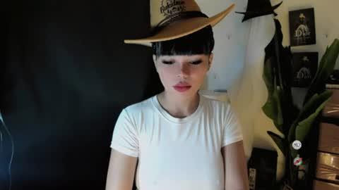Snapshot of mia_lover9 chatting on 06/15/26, 06:48 M I A online show from 06/15/26, 06:48