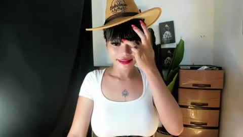 Snapshot of mia_lover9 chatting on 06/29/26, 10:15 M I A online show from 06/29/26, 10:15