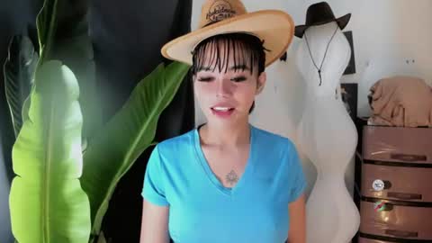 Snapshot of mia_lover9 chatting on 07/08/26, 01:37 M I A online show from 07/08/26, 01:37
