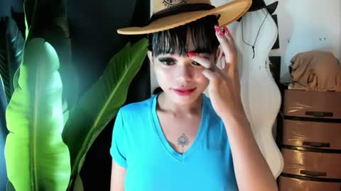 Snapshot of mia_lover9 chatting on 07/09/26, 12:20 M I A online show from 07/09/26, 12:20