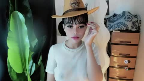 Snapshot of mia_lover9 chatting on 07/17/26, 07:59 M I A online show from 07/17/26, 07:59