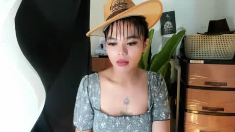 Snapshot of mia_lover9 chatting on 07/19/26, 02:10 M I A online show from 07/19/26, 02:10