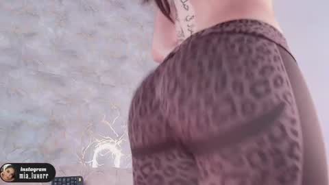 Snapshot of mia_luxor chatting on 04/18/26, 11:47 mia_luxor online show from 04/18/26, 11:47