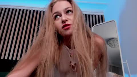 Snapshot of mia_meows chatting on 02/24/25, 06:47 Mia here Appreciate your support online show from 02/24/25, 06:47