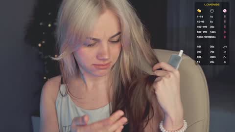 Snapshot of mia_milagros chatting on 02/08/25, 01:22 mia_milagros online show from 02/08/25, 01:22