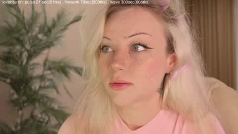 Snapshot of mia_milagros chatting on 11/04/25, 01:48 mia_milagros online show from 11/04/25, 01:48