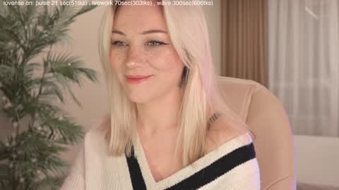 Snapshot of mia_milagros chatting on 11/24/25, 12:10 mia_milagros online show from 11/24/25, 12:10