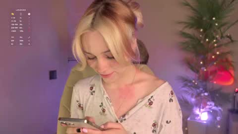 mia_milagros online show from 03/23/26, 01:53