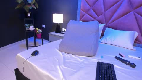 MIA  online show from 03/05/26, 07:54