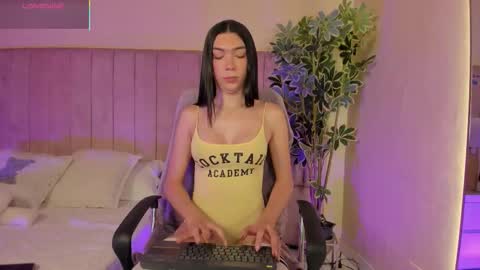 Snapshot of mia_mtnz02 chatting on 11/26/25, 12:00 mia_mtnz02 online show from 11/26/25, 12:00