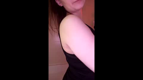 Snapshot of mia_muuur chatting on 02/20/26, 12:07 Mia online show from 02/20/26, 12:07