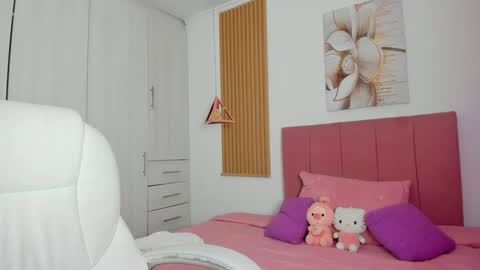 Snapshot of mia_nevaeh chatting on 01/09/25, 09:05 Mia Nevaeh - follow me online show from 01/09/25, 09:05