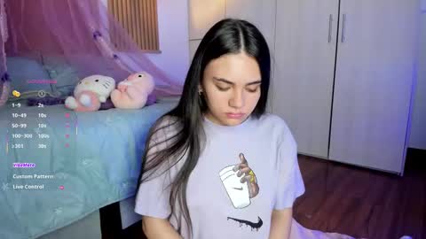 Snapshot of mia_nevaeh chatting on 02/28/26, 09:05 Mia Nevaeh - follow me online show from 02/28/26, 09:05