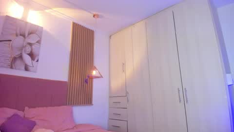 Mia Nevaeh - follow me online show from 04/12/26, 07:30