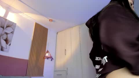 Mia Nevaeh - follow me online show from 05/14/26, 08:26