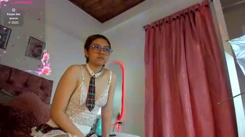 mia_nova5 online show from 07/08/26, 12:20