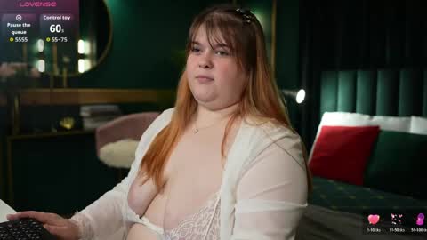 Snapshot of mia_of_your_dreams chatting on 05/24/26, 05:51 Sweet Mia online show from 05/24/26, 05:51