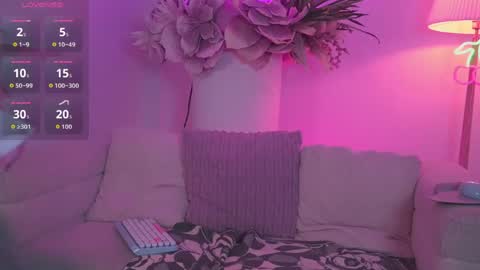 Mia online show from 04/16/26, 11:44