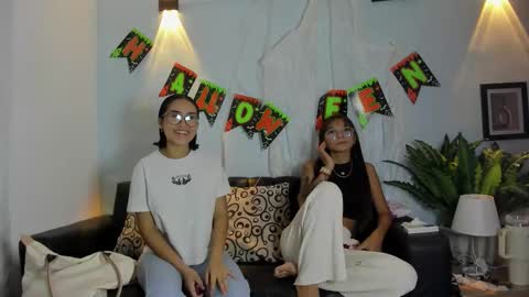 Snapshot of mia_petite72 chatting on 11/04/25, 10:42 mia_petite72 online show from 11/04/25, 10:42