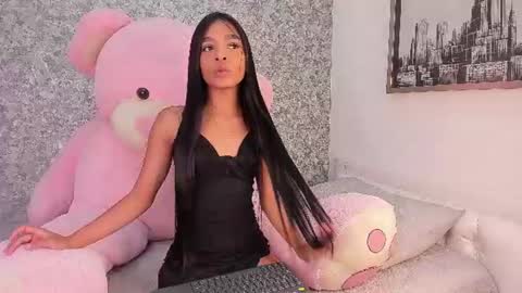 Snapshot of mia_petithe chatting on 06/17/26, 03:31 Mia online show from 06/17/26, 03:31
