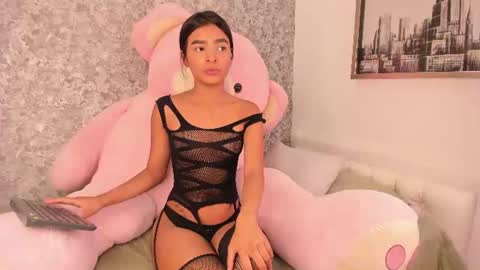Snapshot of mia_petithe chatting on 07/03/26, 02:29 Mia online show from 07/03/26, 02:29