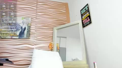 Mariana online show from 02/22/26, 07:01