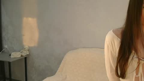 Mia online show from 06/19/26, 08:23
