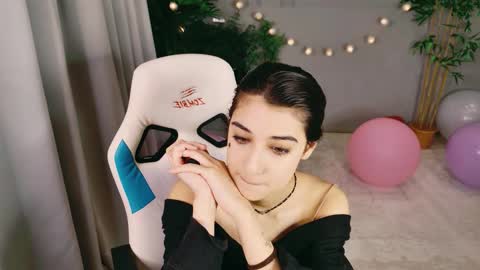 Mia online show from 02/25/26, 02:48