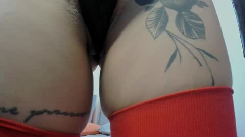 mia_reyesjs online show from 04/14/26, 12:05