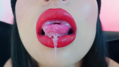 Mia online show from 04/01/26, 08:06