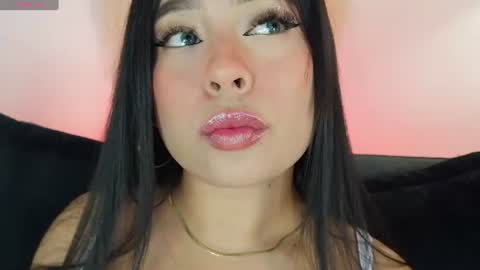 Mia online show from 07/16/26, 11:00
