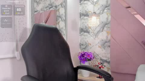 Mia online show from 04/16/26, 05:08